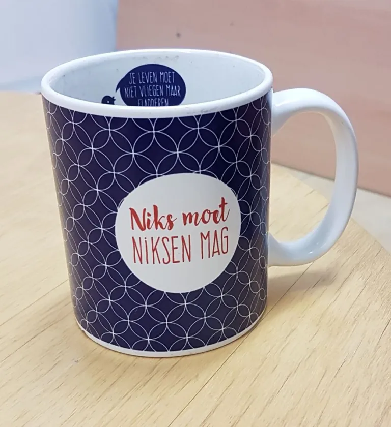 Niks-moet-niksen-mag.-Deze-kop-zet-ik-maar-al-te-graag-aan-mijn-lippen